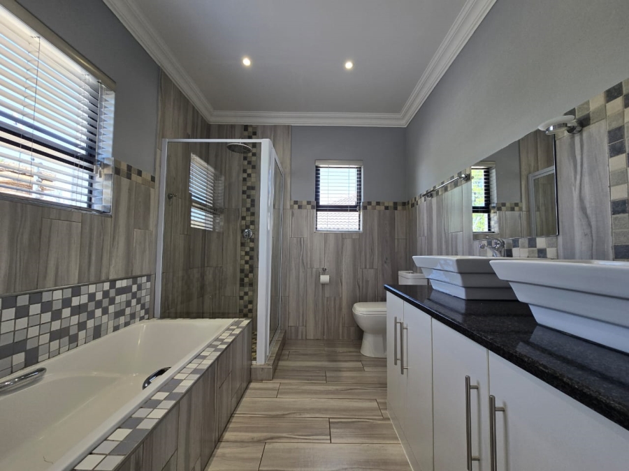 3 Bedroom Property for Sale in Melodie North West